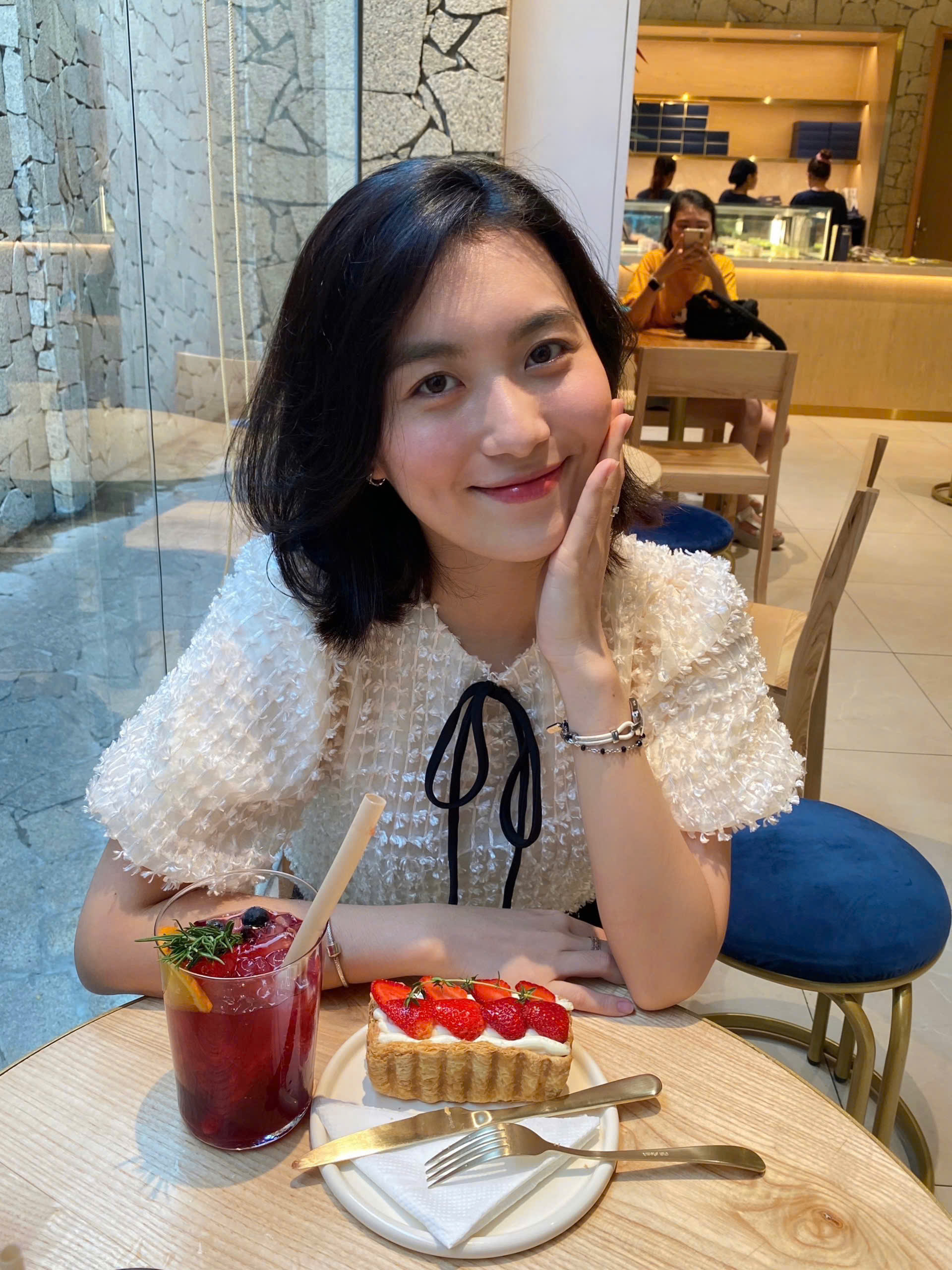 Nguyễn Lê Hoàng Oanh