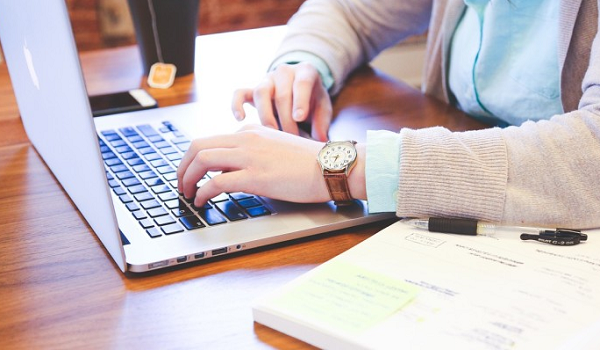 Những lời khuyên khi thiết kế website doanh nghiệp 10 Tiêu đề, từ khóa và mô tả nội dung website rất quan trọng trong việc thu hút khách hàng