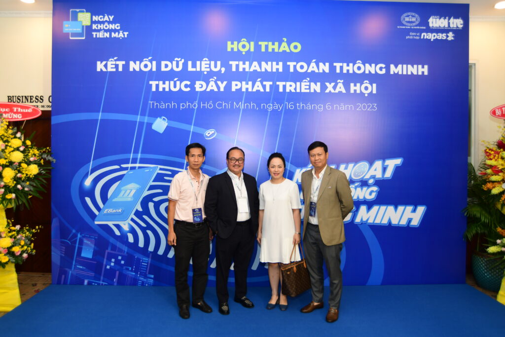 Hội thảo “Ngày không tiền mặt” ứng dụng thành công giải pháp Tổ chức sự kiện thông minh Mắt Bão WS 9 Hội thảo “Ngày không tiền mặt” ứng dụng thành công giải pháp Tổ chức sự kiện thông minh Mắt Bão WS - 9