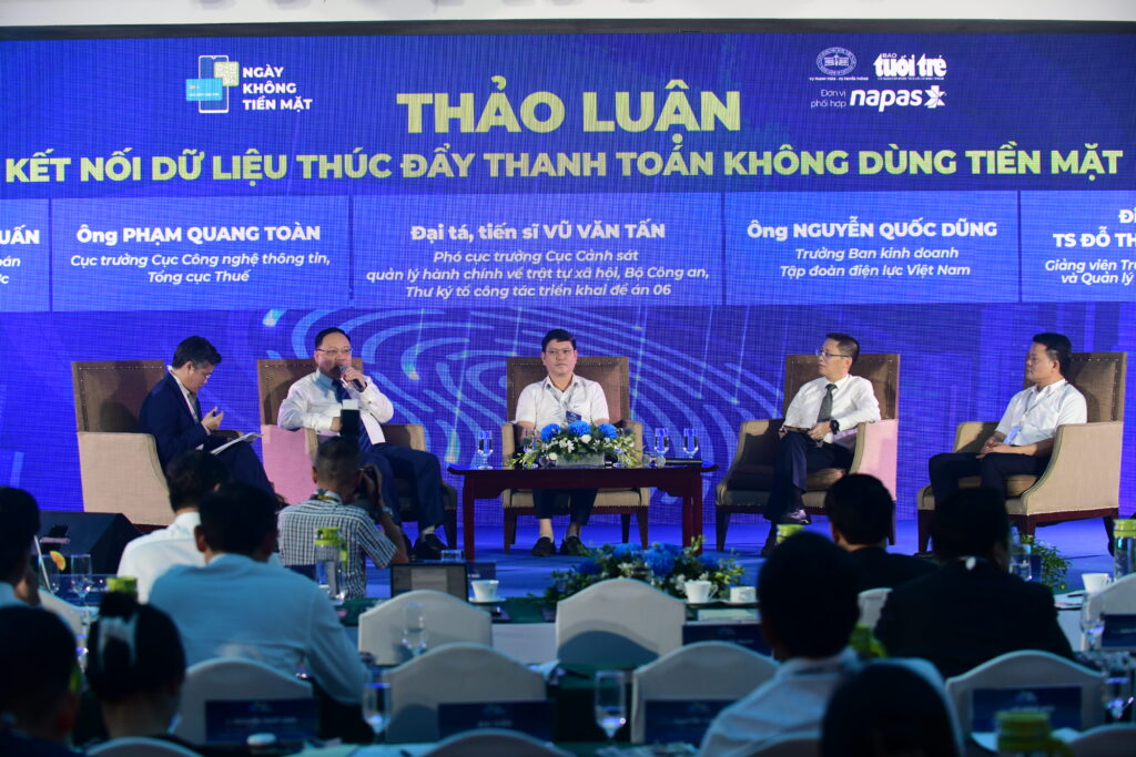 Hội thảo “Ngày không tiền mặt” ứng dụng thành công giải pháp Tổ chức sự kiện thông minh Mắt Bão WS 12 Hội thảo “Ngày không tiền mặt” ứng dụng thành công giải pháp Tổ chức sự kiện thông minh Mắt Bão WS - 12